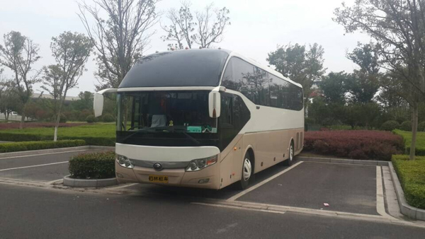 51座旅游車